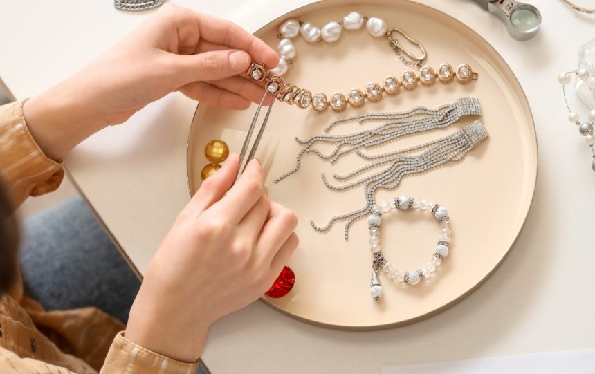 Atelier de bijouterie : Les outils essentiels pour lancer sa première collection creation de bijoux